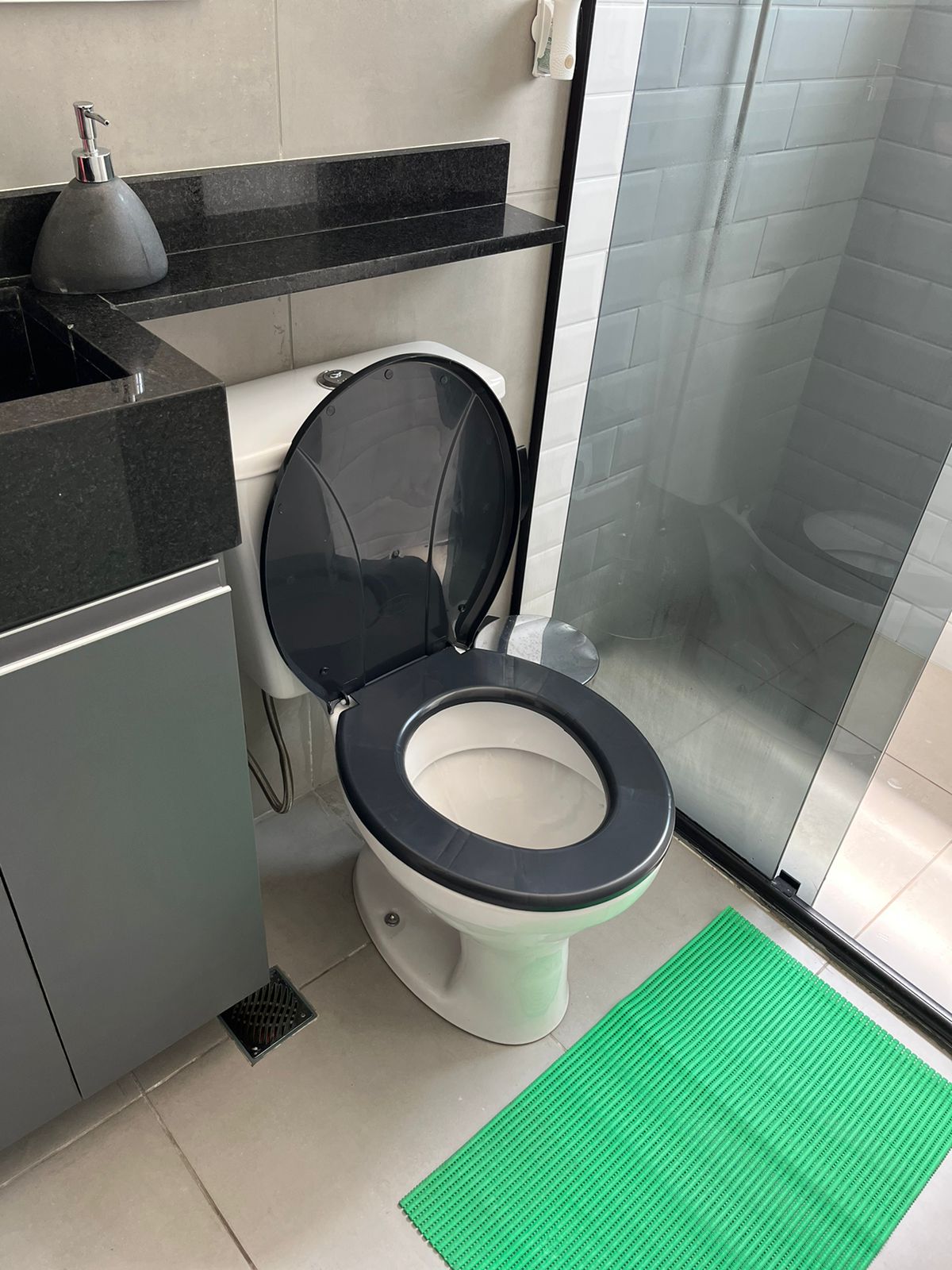 TAMPA ASSENTO PARA VASO SANITÁRIO PRETO – PLASTIBRASIL – Unic Digital